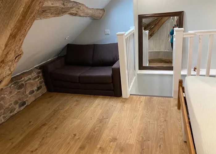 The Annex דירה *